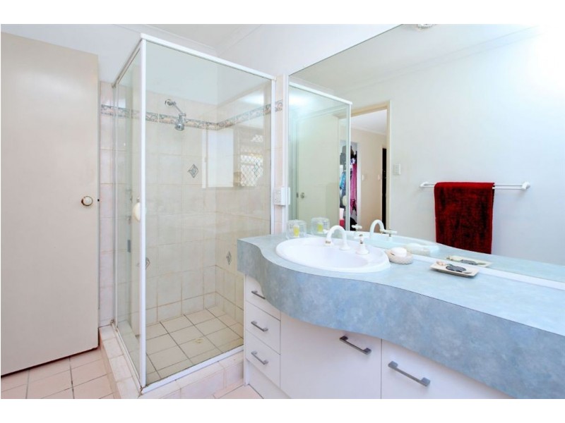 11 Bond Place, Carindale QLD 4152