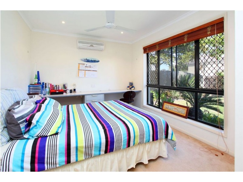 11 Bond Place, Carindale QLD 4152