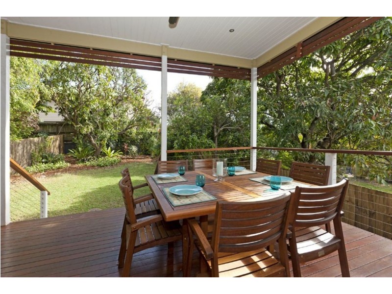 91 Overend Street, Norman Park QLD 4170