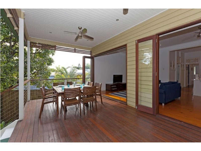 91 Overend Street, Norman Park QLD 4170