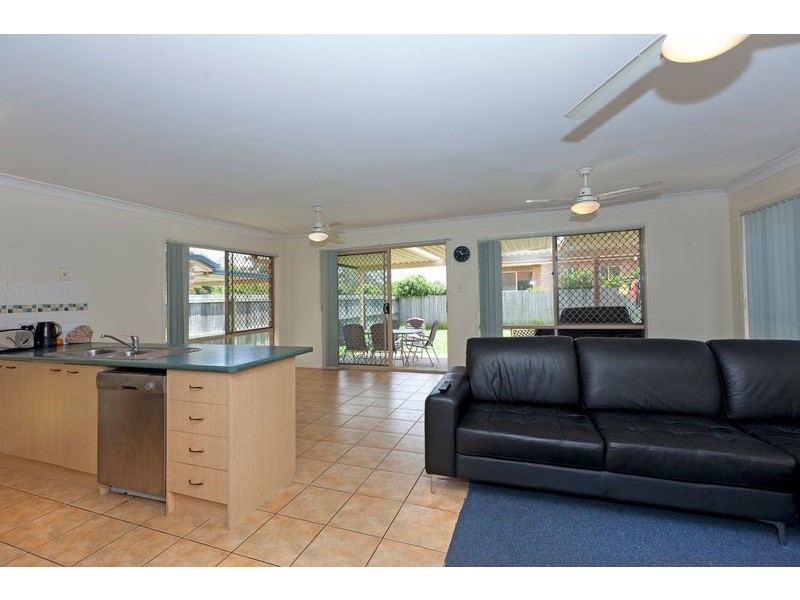 13 Araluen Place, Carindale QLD 4152