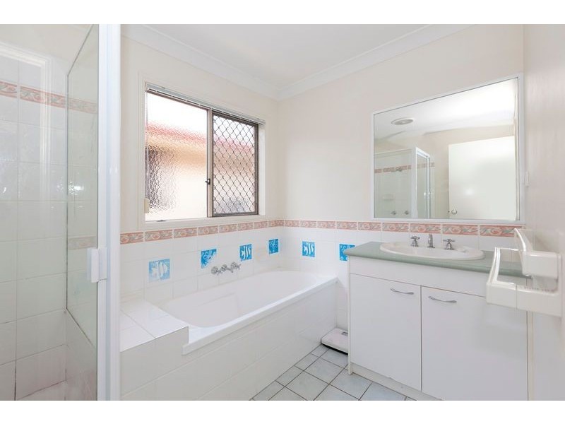 13 Araluen Place, Carindale QLD 4152