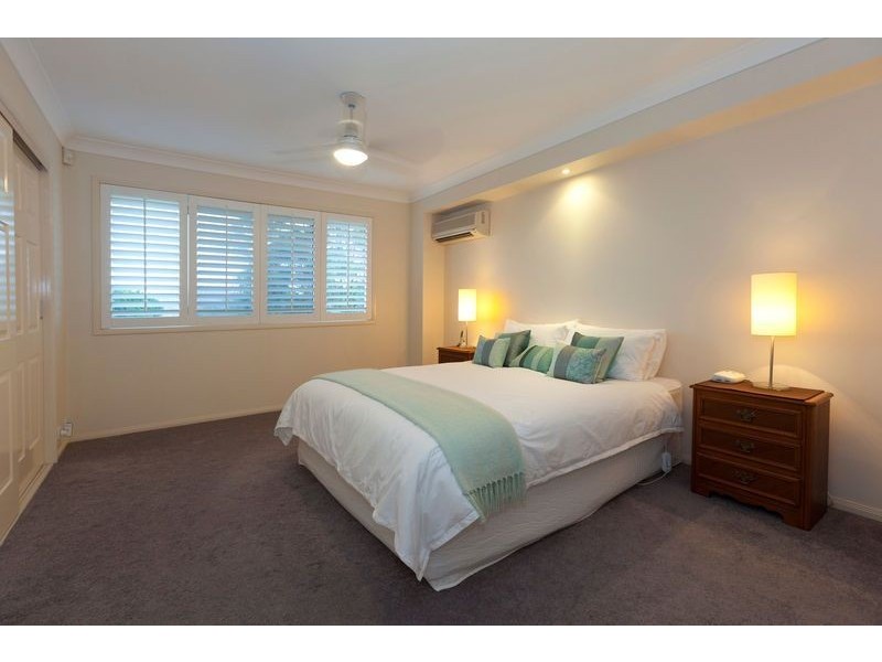 70 Flame Tree Crescent, Carindale QLD 4152