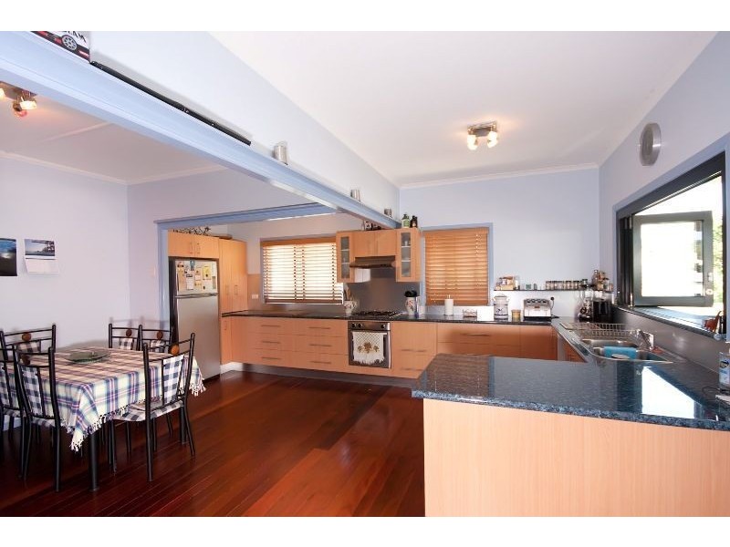 99 Riding Road, Hawthorne QLD 4171