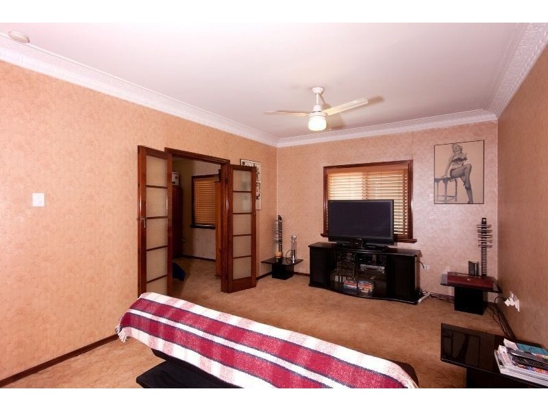 99 Riding Road, Hawthorne QLD 4171