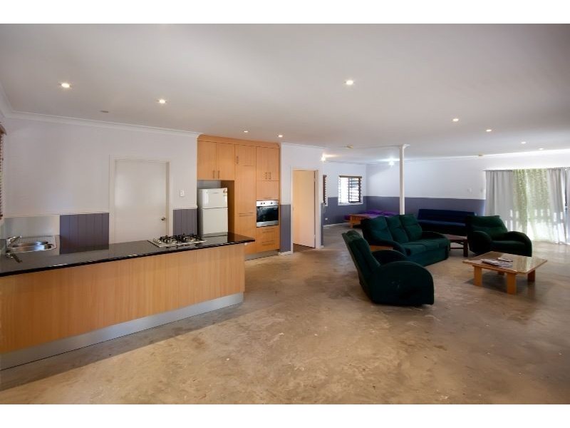 99 Riding Road, Hawthorne QLD 4171