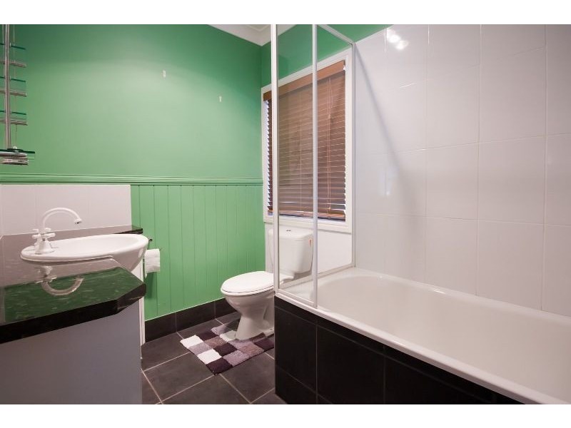 99 Riding Road, Hawthorne QLD 4171