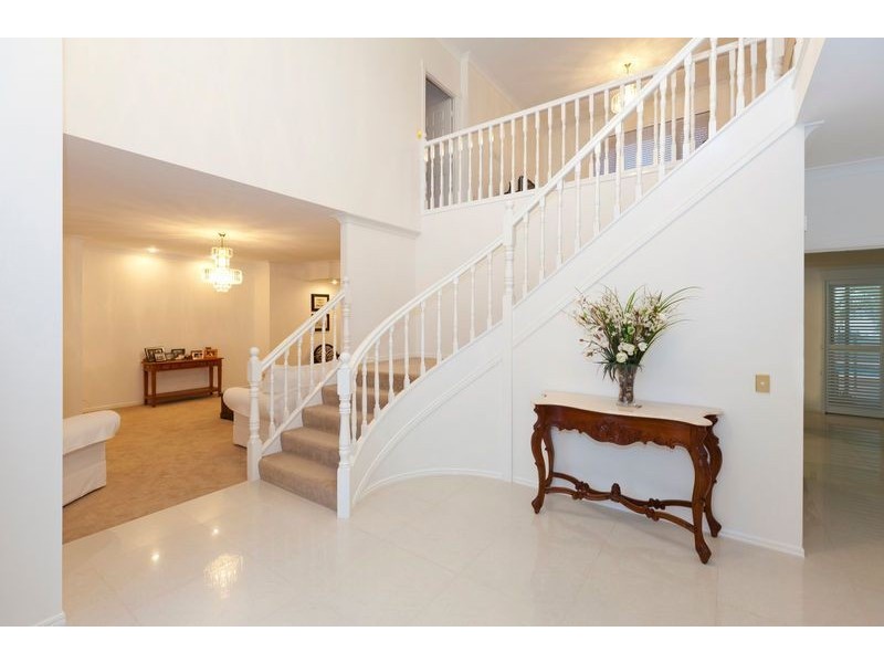 50 Golden Oak Crescent, Carindale QLD 4152