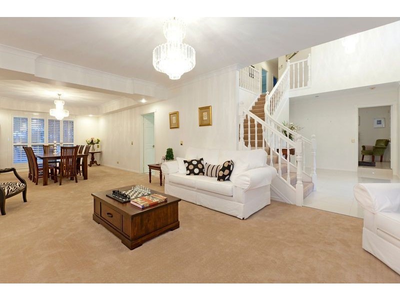 50 Golden Oak Crescent, Carindale QLD 4152