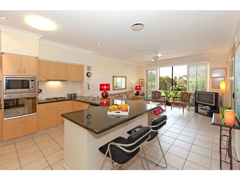 52 Flame Tree Crescent, Carindale QLD 4152