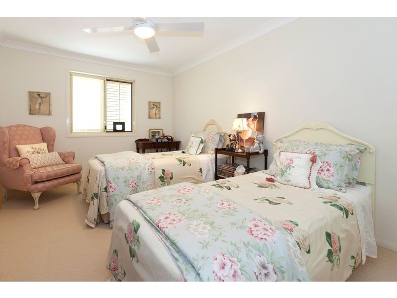 52 Flame Tree Crescent, Carindale QLD 4152