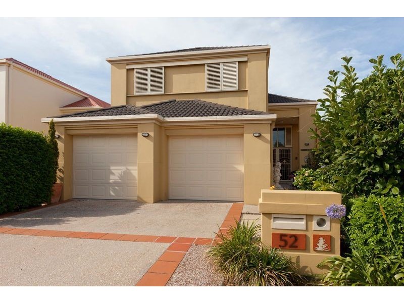 52 Flame Tree Crescent, Carindale QLD 4152