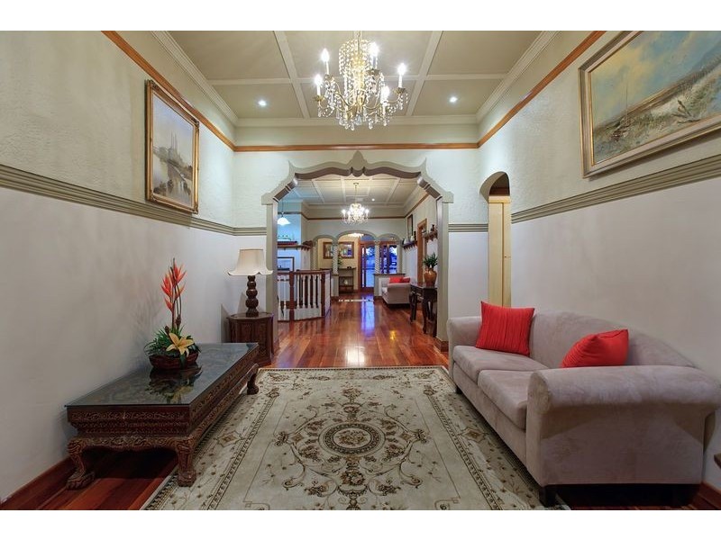 20 Wynnum Road, Norman Park QLD 4170