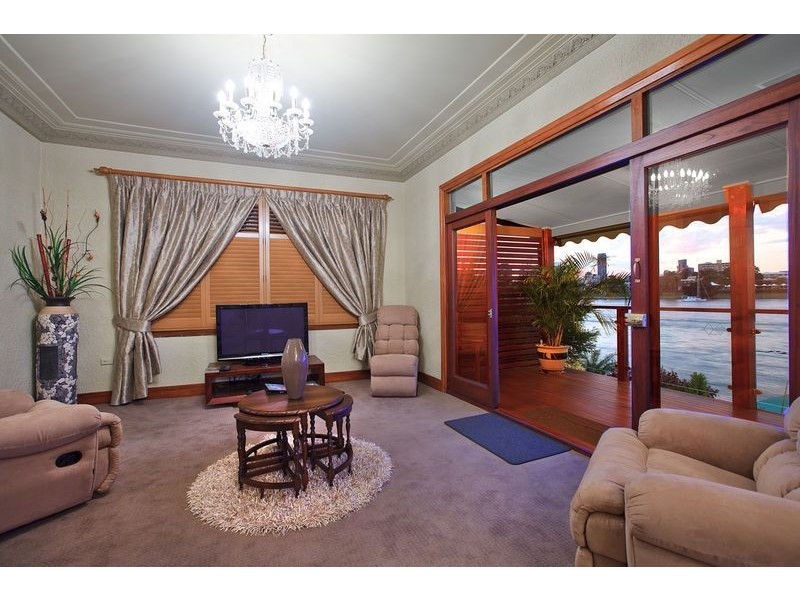 20 Wynnum Road, Norman Park QLD 4170