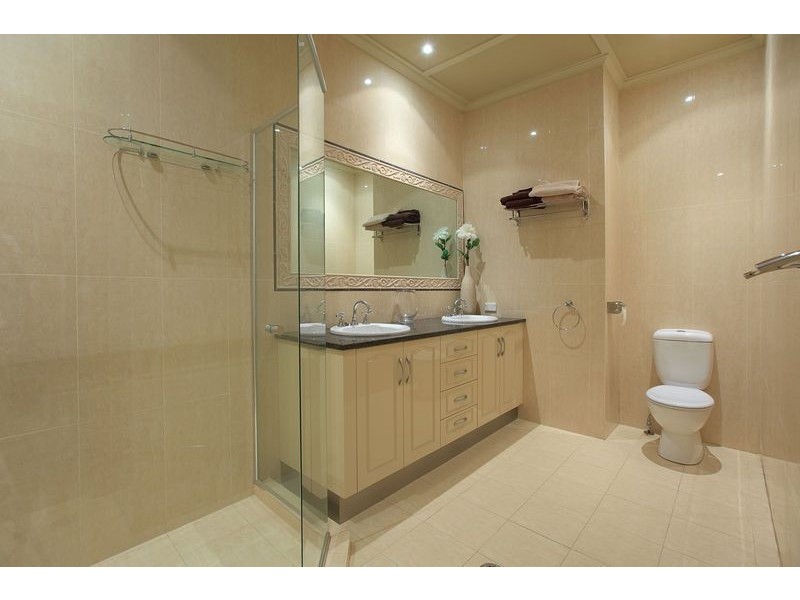 20 Wynnum Road, Norman Park QLD 4170