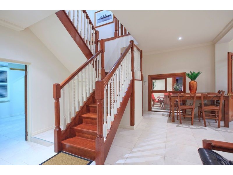 20 Wynnum Road, Norman Park QLD 4170