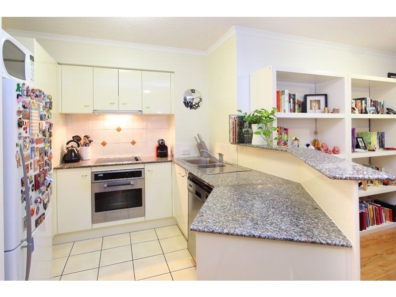 17/55 Harries Road, Coorparoo QLD 4151