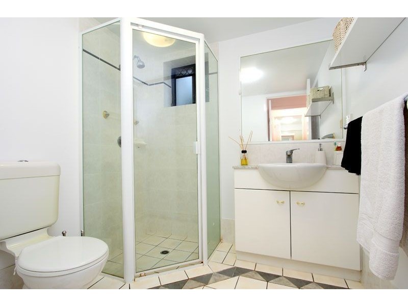 17/55 Harries Road, Coorparoo QLD 4151