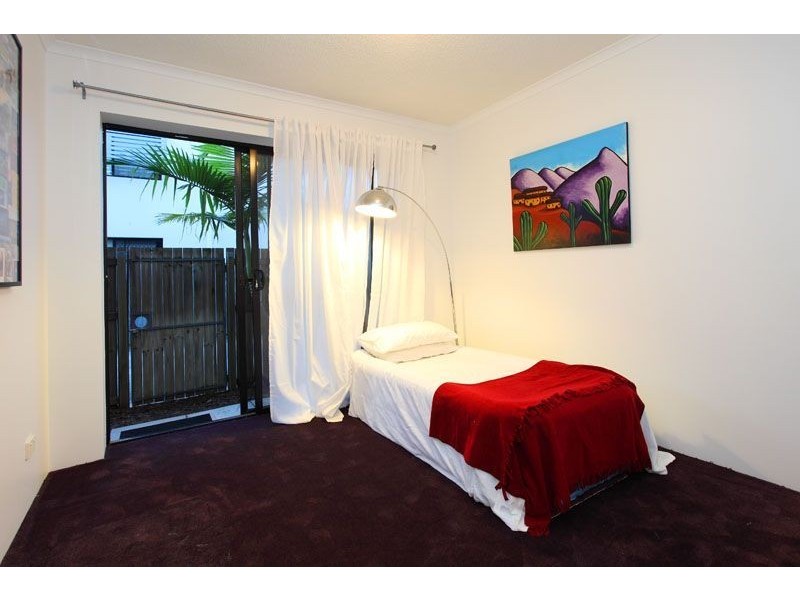 17/55 Harries Road, Coorparoo QLD 4151