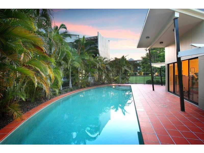 17/55 Harries Road, Coorparoo QLD 4151