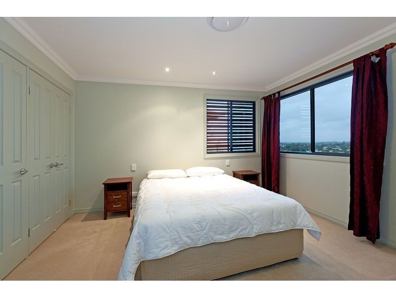 20 Wentworth Parade, Balmoral QLD 4171