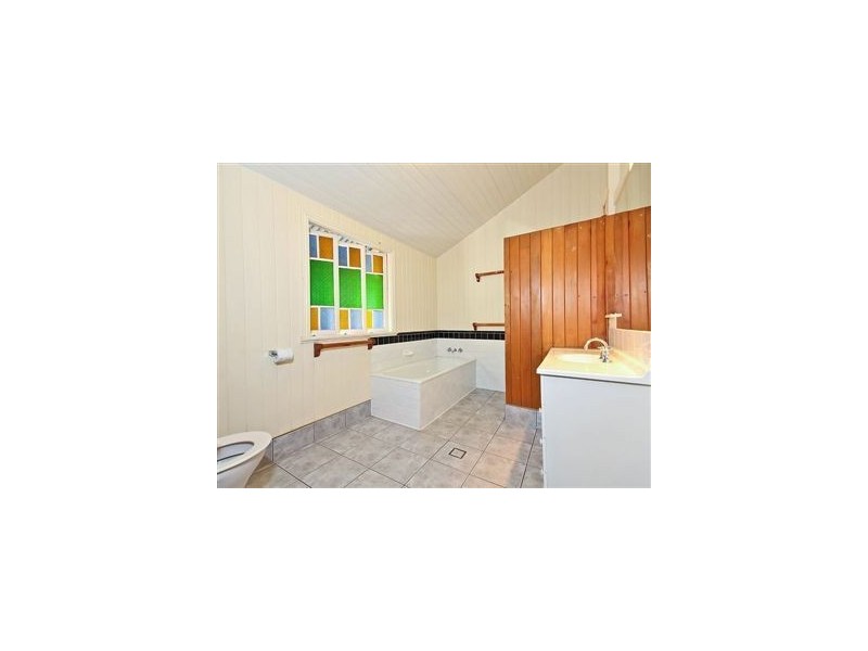 6 Halifax Street, Coorparoo QLD 4151