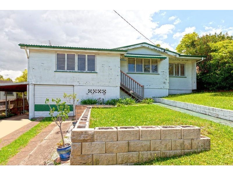 6 Landscape Street, Stafford Heights QLD 4053