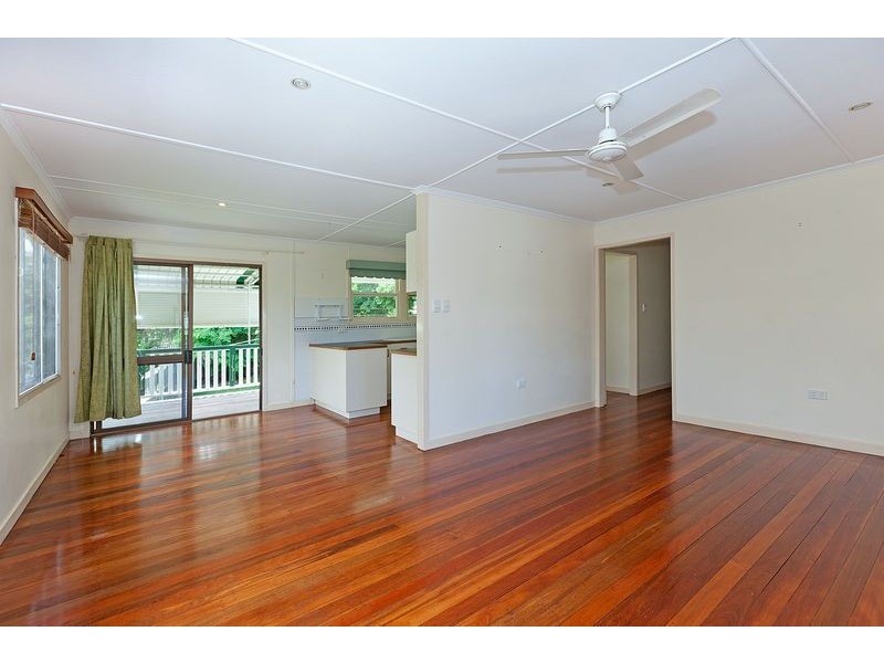 6 Landscape Street, Stafford Heights QLD 4053