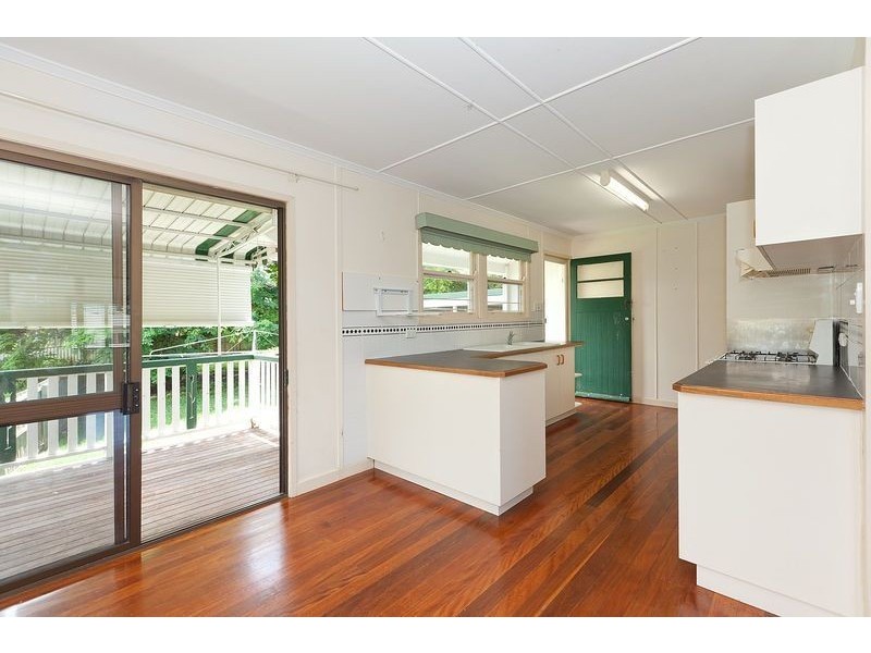 6 Landscape Street, Stafford Heights QLD 4053