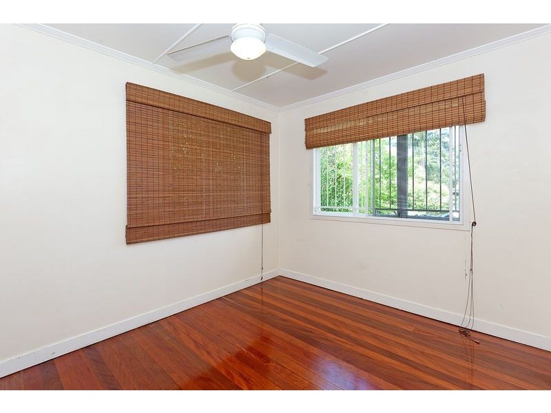 6 Landscape Street, Stafford Heights QLD 4053