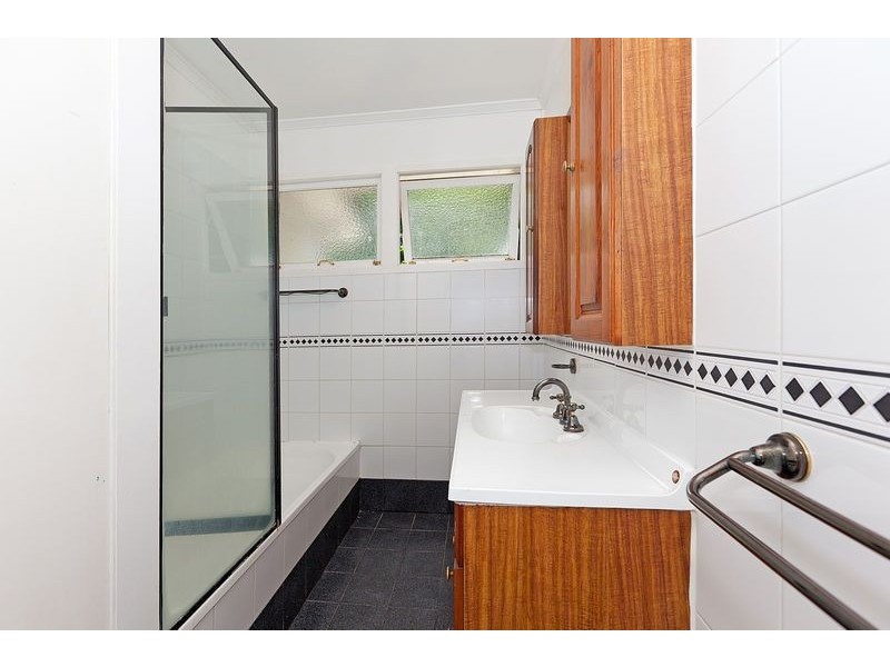 6 Landscape Street, Stafford Heights QLD 4053