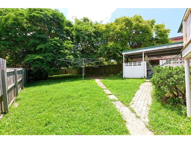 6 Landscape Street, Stafford Heights QLD 4053