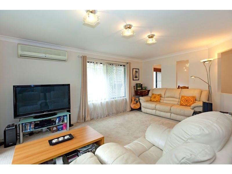 27 Aspen Street, Carindale QLD 4152