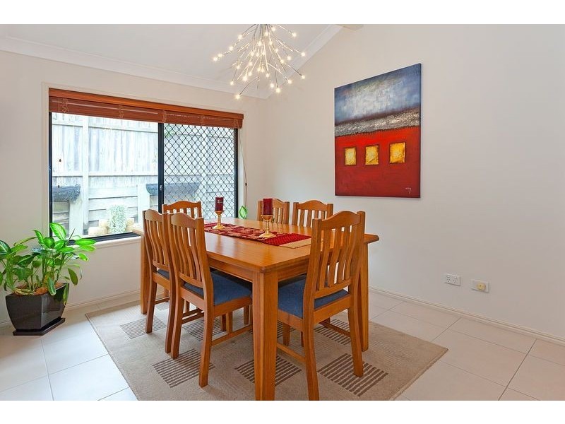 27 Aspen Street, Carindale QLD 4152