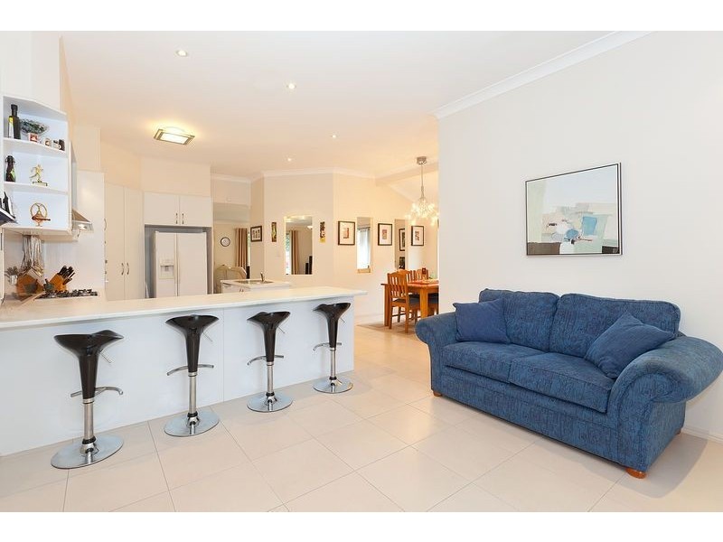 27 Aspen Street, Carindale QLD 4152