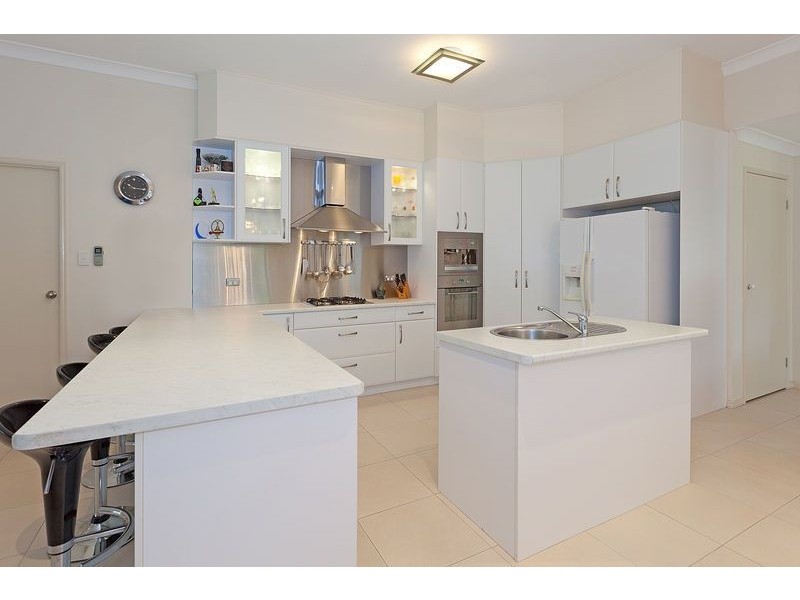 27 Aspen Street, Carindale QLD 4152