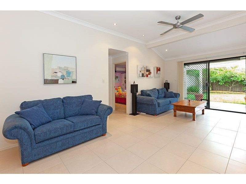 27 Aspen Street, Carindale QLD 4152