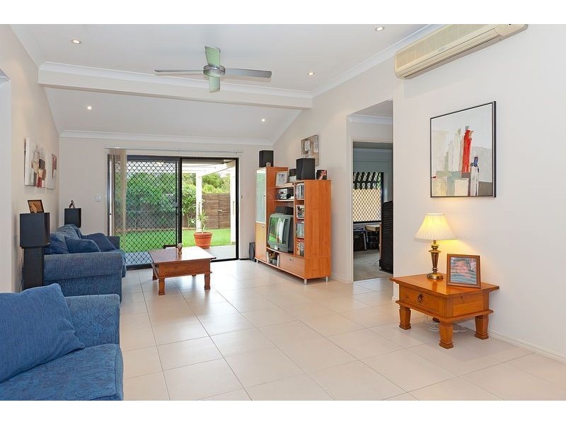 27 Aspen Street, Carindale QLD 4152