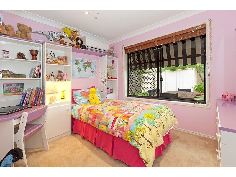 27 Aspen Street, Carindale QLD 4152