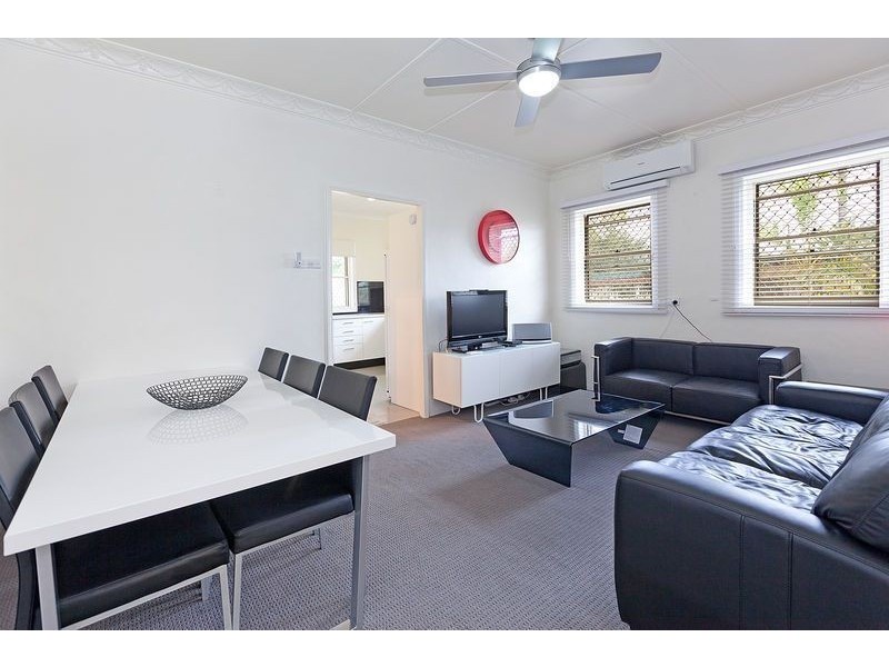 2/16 Narela Street, Cannon Hill QLD 4170