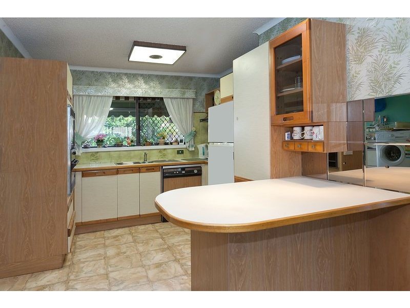 97 Greenmeadow Road, Mansfield QLD 4122