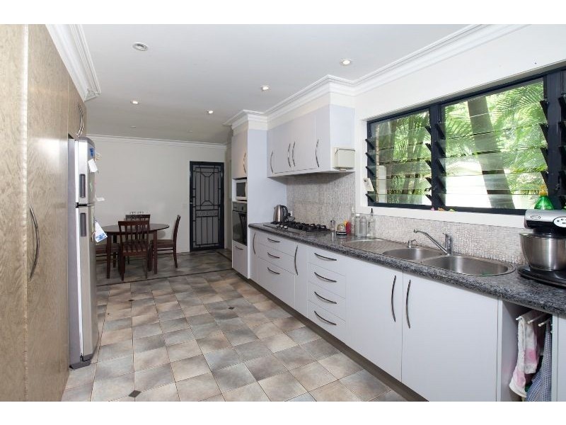 80 Harris Street, Hawthorne QLD 4171