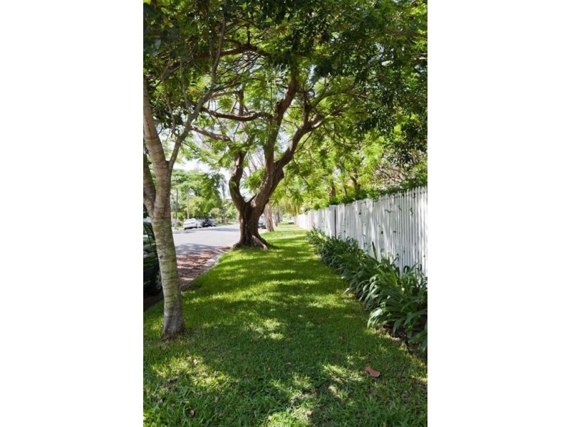 80 Harris Street, Hawthorne QLD 4171