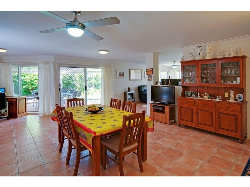 59 Oakley Street, Carindale QLD 4152