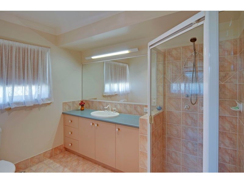 59 Oakley Street, Carindale QLD 4152