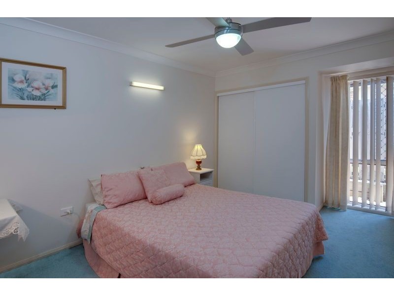 59 Oakley Street, Carindale QLD 4152