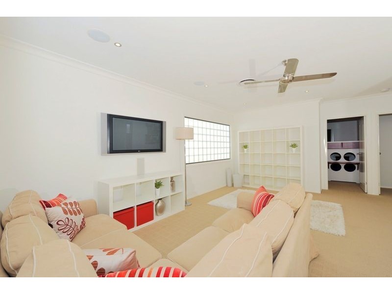 8 Riverbend Place, Bulimba QLD 4171