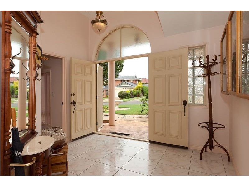 23 Braemar Place, Carindale QLD 4152