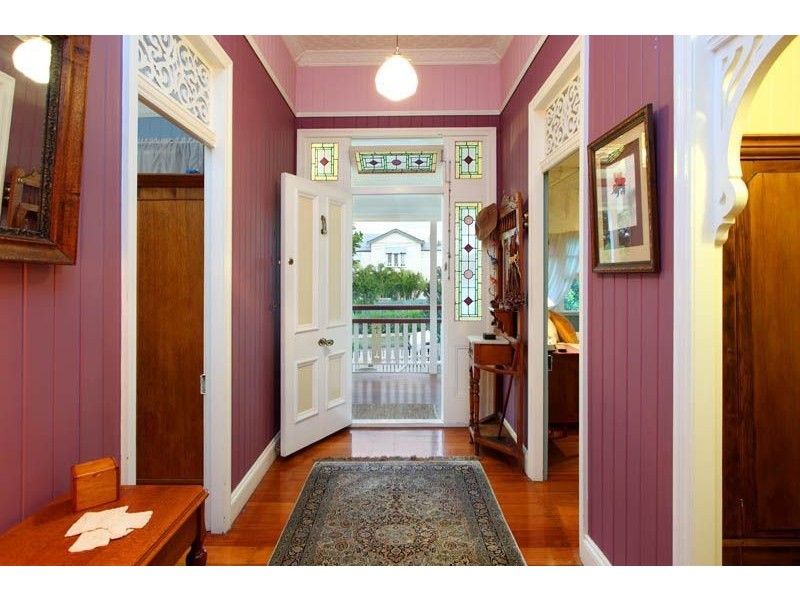 112 Stephens Street, Morningside QLD 4170