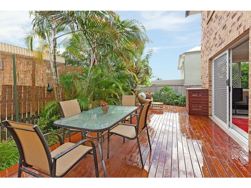 4/72 Miles Street, Hawthorne QLD 4171